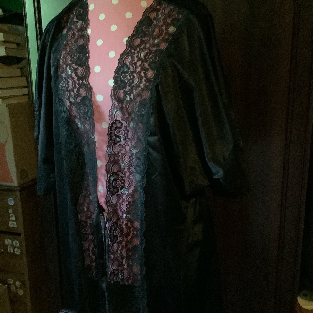 Women’s Avon Black Lacy Negligee/Robe Size L - Picture 6 of 15